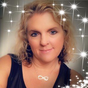 Meet your Posher, Marci